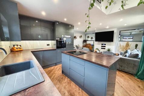 tlc_8335b521-1b21-4356-ad62-c7aae8e8f9f9_1007d23.j