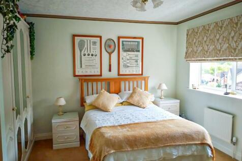 Front bedroom_Alto.jpg