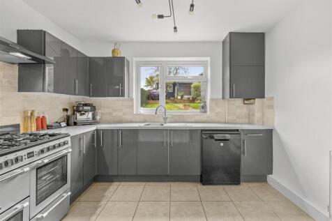 199 Totteridge Rd, HP13 7LE-9.jpg