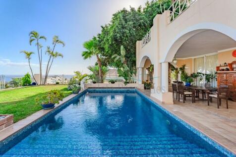 Private pool