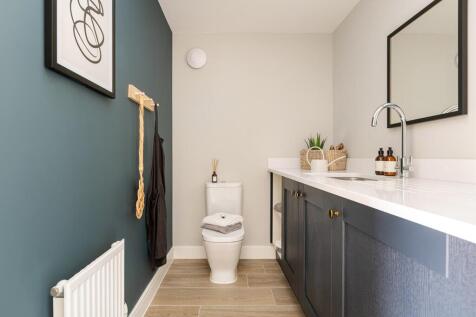 Guest cloakroom and utility for convenience