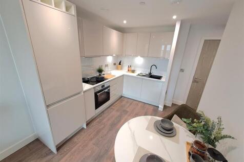 **COME ON DOWN TO THIS BRAND NEW DEVELOPMENT** **BRAND NEW DEVELOPMENT** Aspire Residential is delighted to offer a mixture of stunning one and two bedroom, brand new, waterfront development apartment
