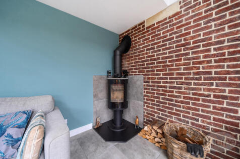 eec49384-15e4-4fb...