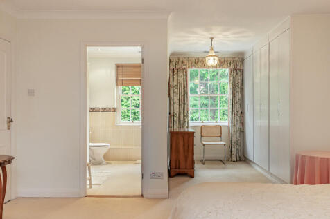 Master Bedroom - ...