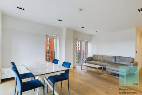 Available from the 8th of August a stunning luxury 2-bedroom, 2-bathroom apartment located on the 12th floor of the prestigious Keybridge Development in Vauxhall.