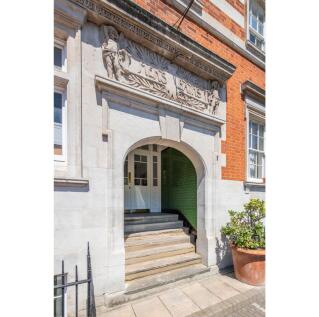 Bath House, E2