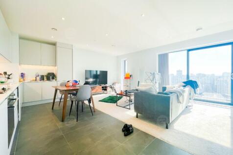 **Available from 9th Sep**Modern top-floor city apartment with stunning views, spacious living, and premium resident amenities-all just steps from shops, cafés, and transport.