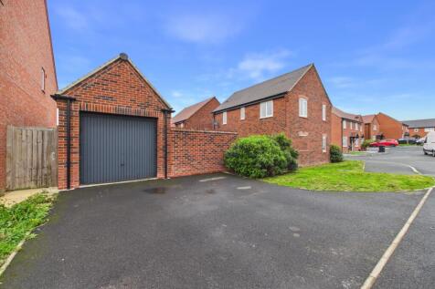 Garage & Driveway