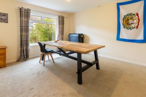 Bedroom /Dining Room