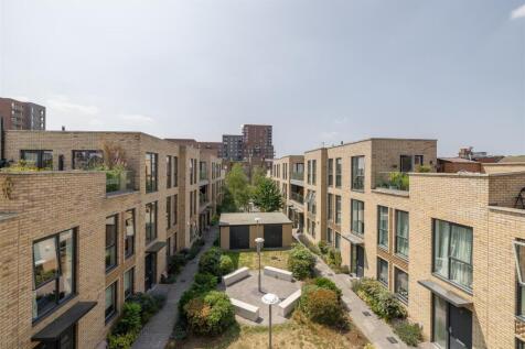 Kempton Mews, E6