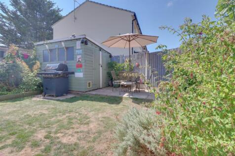97 ALDERNEY GARDENS-3.jpg