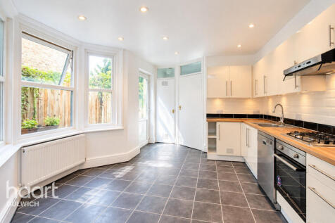 4 Bedroom Terraced in SE22 8PP