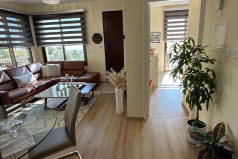 Living/Dining Area