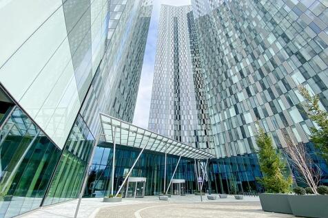 *AVAILABLE FROM 17/7*LUXURY APARTMENT*GYM**SWIMMING POOL*24 HRS CONCIERGE**CORNER VIEW**FULLY FURNISHED**