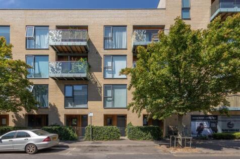 Hickman Avenue, E4