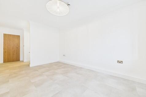 CAM04273G0-PR0094...