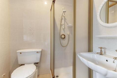 Master Bedroom Ensuite.jpg