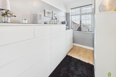 Presented by Clinton at EweMove Bexleyheath and Da