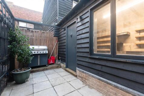 Patio/Decking Area