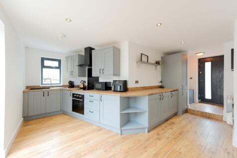 OPEN PLAN KITCHEN, DINER AND LIVING ROOM