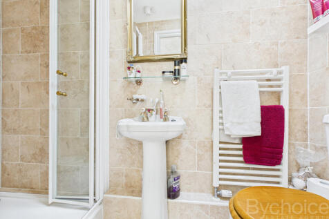 CAM05454G0-PR0043-STILL018