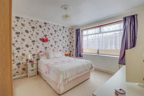 16 LONGFIELD CLOSE INSIDE-7.jpg