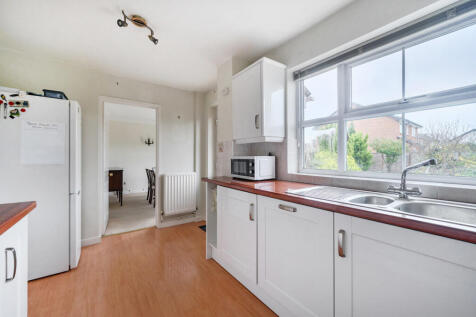 1385811-19-693c01...