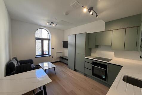 1 Bedroom Flat in LL57 1UL