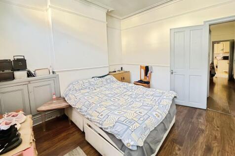 6e553af7-WhatsApp...