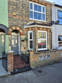 Cute Refurbished House For Sale in Lowerstof