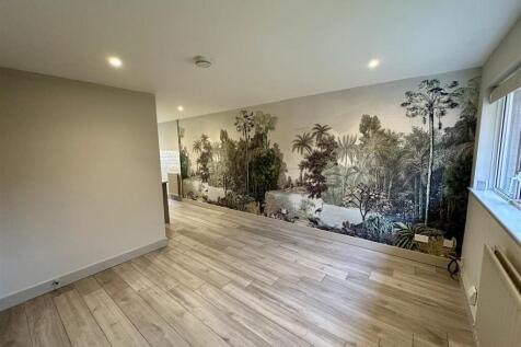 Lounge/Kitchen