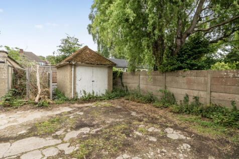 Garage/Parking Area