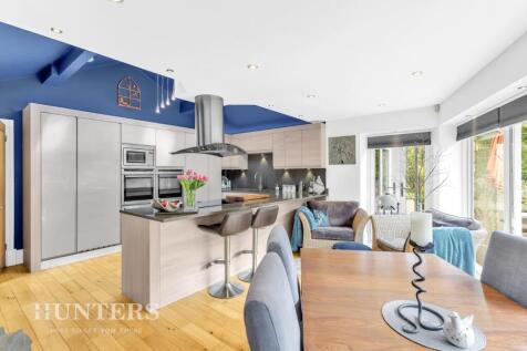 Kitchen dining
