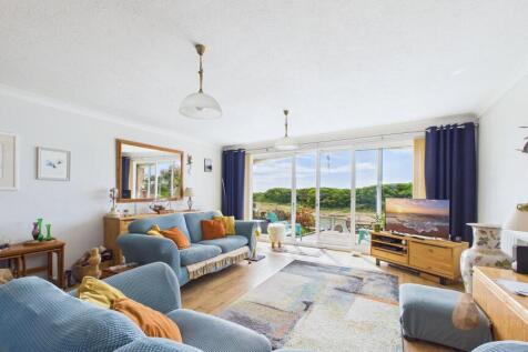 Open Plan Kitchen/Living/Dining Room