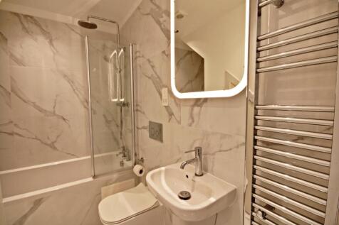Flat 3 36 Putney Hill - Bathroom