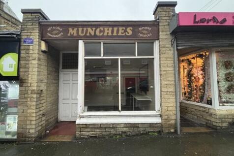 Retail Property (high street) to rent in elland