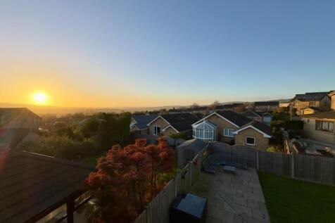 View 4Photo, Clockhouse Grove, Burnley, 5 Bedroom 