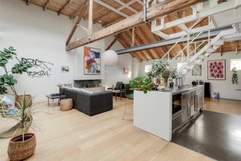 Kitchen/ Reception