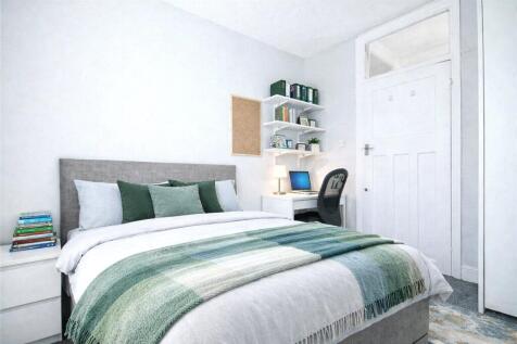 Student or Sharer Home Available For The 2026-27 Academic Year!! CJ Hole is offering this double bedroom within a four-bedroom terraced house in a convenient location in Horfield. This fully furnished