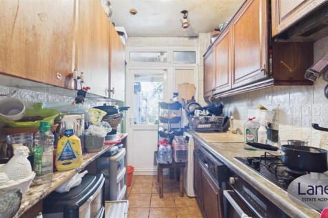 CAM02479G0-PR0091-STILL001.jpg