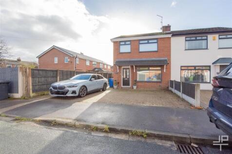 3 Bedroom Semi-Detached in WA3 2JQ