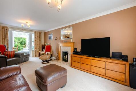 8698187-interior14.jpg