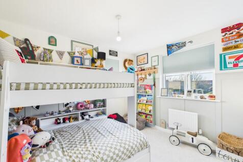 10 Howes Road, Br...