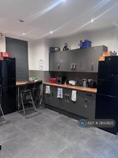 Kitchen With 2 Fridge Freezers 