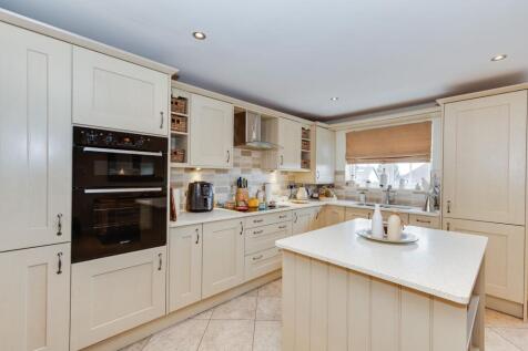 KITCHEN,DINER AND LOUNGE