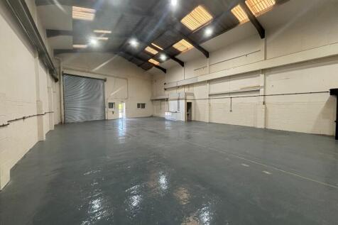 Light Industrial to rent in wakefield