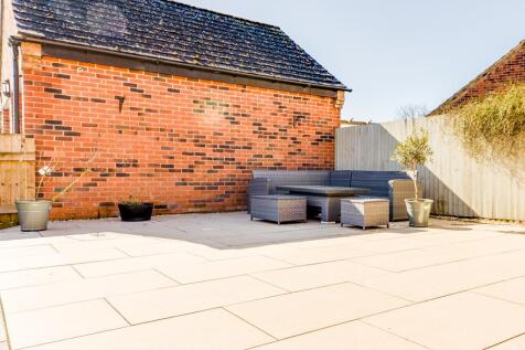 8 Hunts Field Drive - reshoot-10.jpg