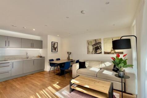 2 Bedroom, New Building, E6 For Sale by Barrain Lo