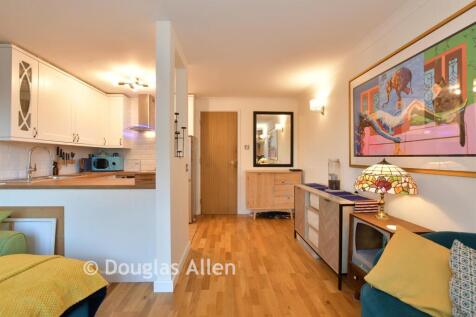 Living Room /Kitchen