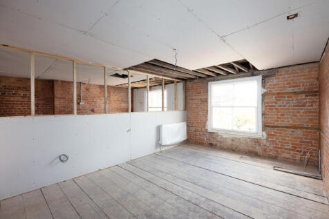 The Green Man, Market Square, Aylesbury HP20 1TW-1